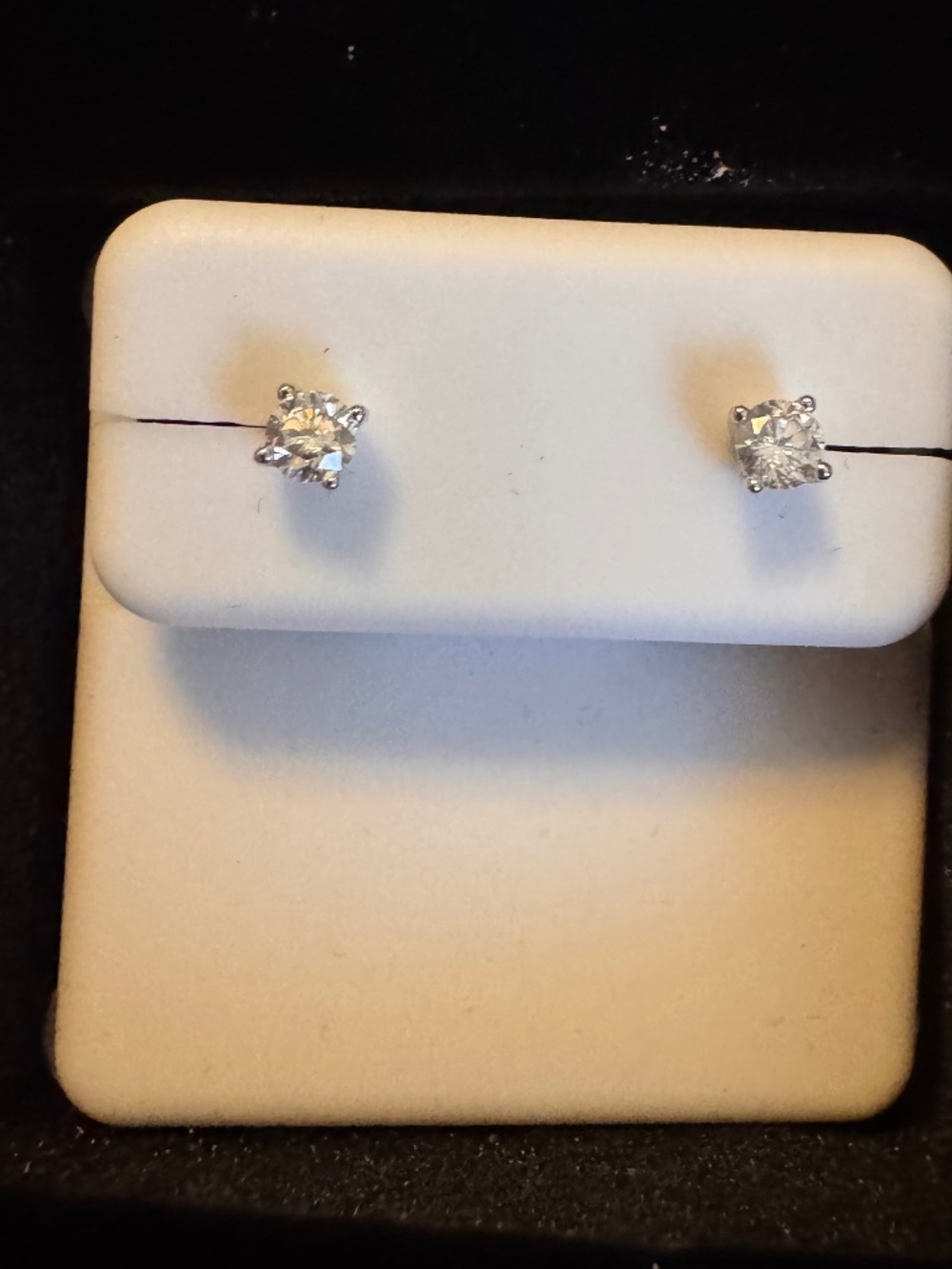 MOISSANITE stud earrings